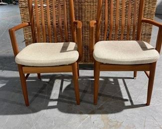 Beautiful Benny Linden Teak Dining Armchairs