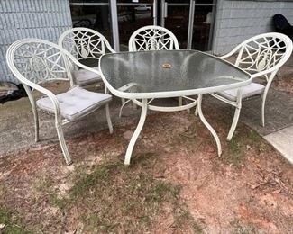 Cast Aluminum Outdoor Dining Table with 4 Chairs