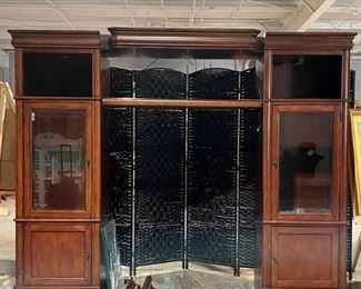 Lighted Entertainment Cabinet or 2 Sides Display Cabinet