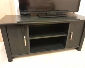 Sauder t.v. stand 20 x 43 x 18 in