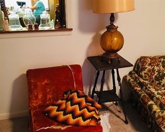 Vintage table, lamp, & chair