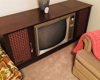Vintage console tv