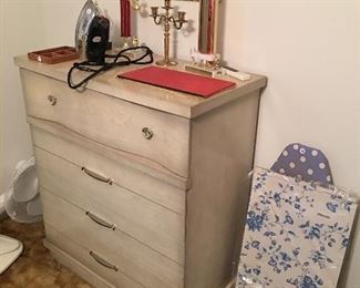 Chest of drawers