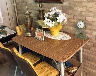 Dining table & chairs