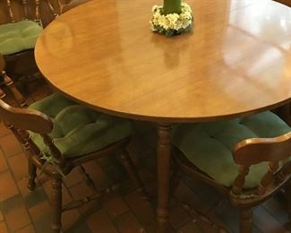 Dining table & chairs