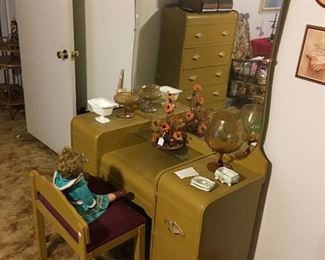 Dresser, stool