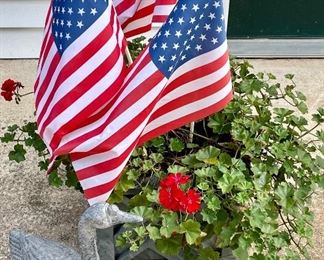 YARD ART, BOX PLANTER W/GERANIUMS