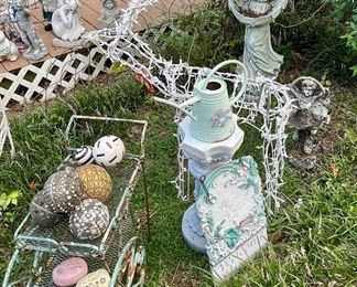 YARD ART