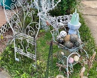 YARD ART