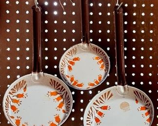 ENAMEL FRYING PANS