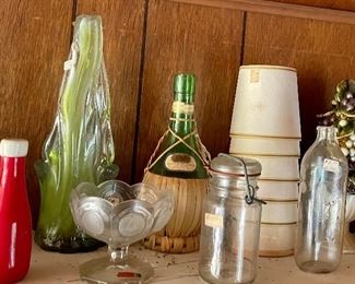 MISCELLANEOUS VINTAGE GLASSWARE