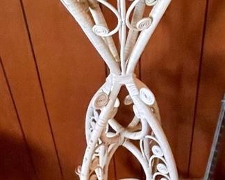 VINTAGE WICKER PLANT STAND