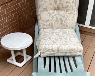 PATIO SIDE TABLE, CHAISSE LOUNGE