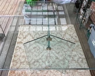 LARGE GLASS DINING ROOM TABLE W/GLASS BASE