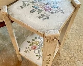 SMALL PAINTED PLANT SHELF/STAND