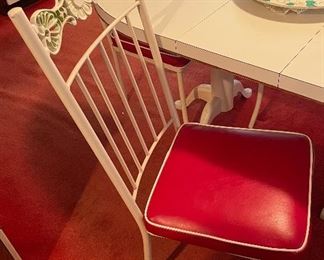 VINTAGE TABLE AND 4-CHAIRS