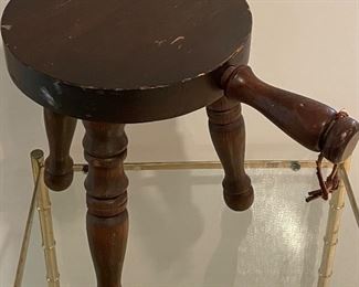 HANDLED MILK STOOL