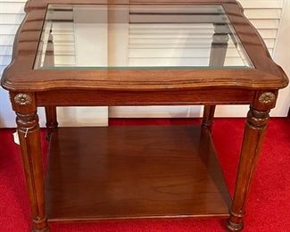 GLASS/WOOD END TABLE