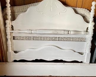 PAINTED ANTIQUE FULL SIZE BED W/RAILS