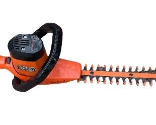 BLACK AND DECKER ELECTRIC HEDGE TRIMMER
