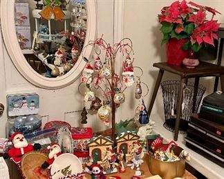 Christmas Decor, Mirror

**Some the items in this group have been SOLD. 