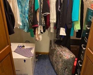 There are more awesome women's clothes at this sale than any I have ever done before.