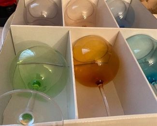 Block crystal wine set.