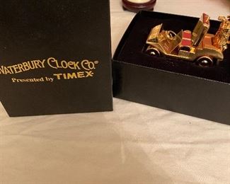 Cool gilded golf cart clock.