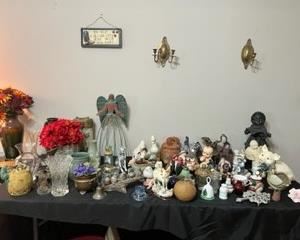 Browse to your heart's content for some sweet decor - more brass wall candle holders found!