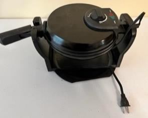 Rotating waffle iron