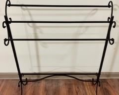 Iron quilt rack