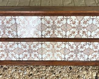 Brown and white tile plate rack