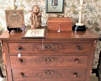 Antique 4-drawer chest