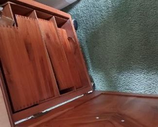 Cabinet opens on the side