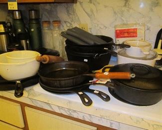 Cast iron cookware