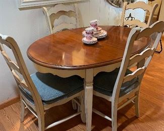 Table with 4 Chairs