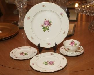 12, 5 PC. PLASE SETTINGS, PLATTER, 2 OVAL SERVING BOWLS, CREAM & SUGAR, "VICTORIA"