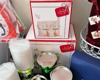 LENOX - Christmas House Displays
