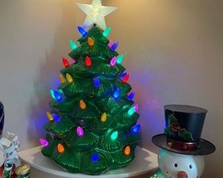 Large 4' Tall Outdoor Christmas Displays