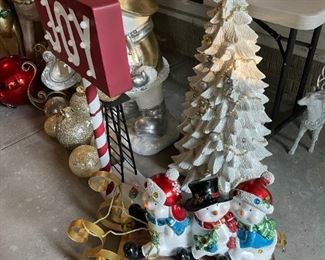 OUTDOOR Christmas Displays