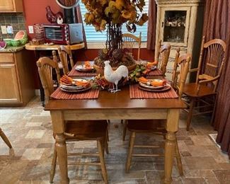 Made in Canada - Canadian Maple Kitchen Table Set
