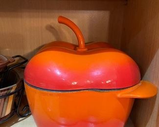 Cook's Essentials Cast Iron Pepper Dutch Oven