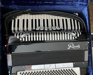 Rivoli Accordian in Carrying Case