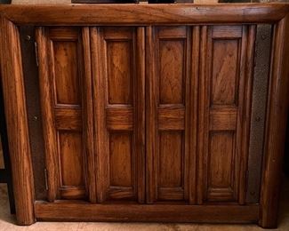 Thomasville Nightstands/End Tables pair