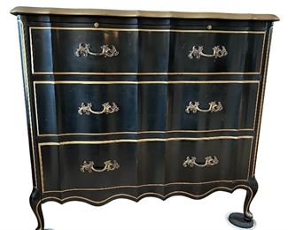 Beautiful Vintage 3 Drawer Chest w Pull Out Shelf