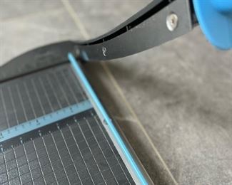 Swingline Guillotine Paper Cutter Heavy Duty, 12 Inch Paper Cutting Board with Guard Rail, Blade Lock