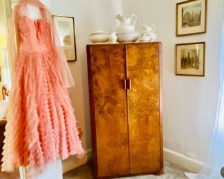 Vintage gown, deco wardrobe 