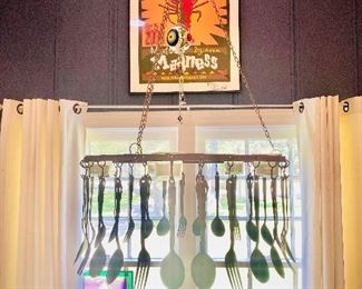 Metal art hanging fixture