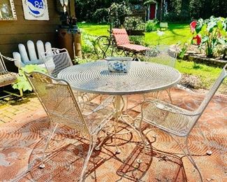 Iron patio furniture 