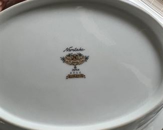 Noritake #3054 VIOLETTE 47pc 8 piece plate setting